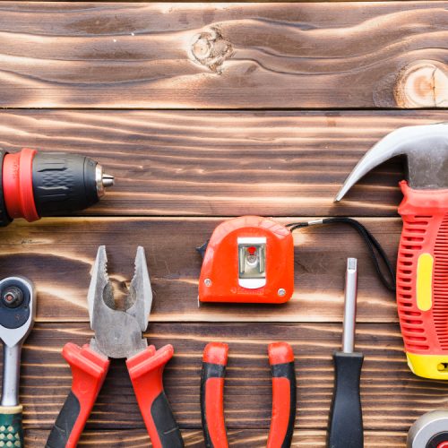 Ferramentas Manuais ou Elétricas: Qual Vale Mais a Pena para Pequenos Reparos?